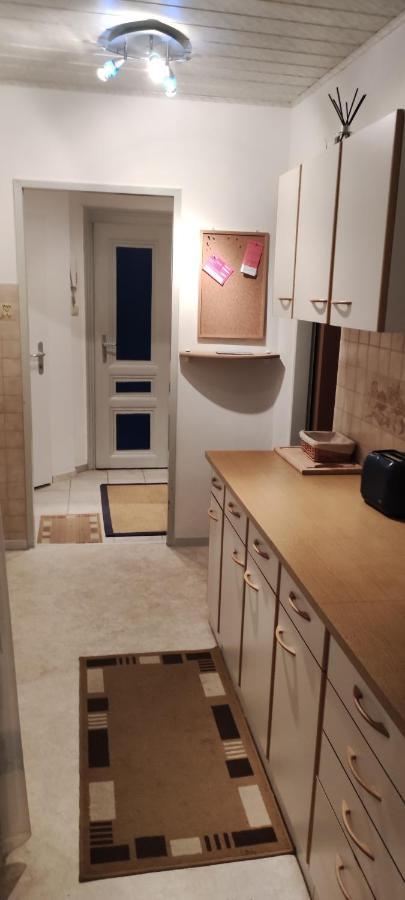 2-Room Appartment Near Westbahnhof Vienna Exterior photo