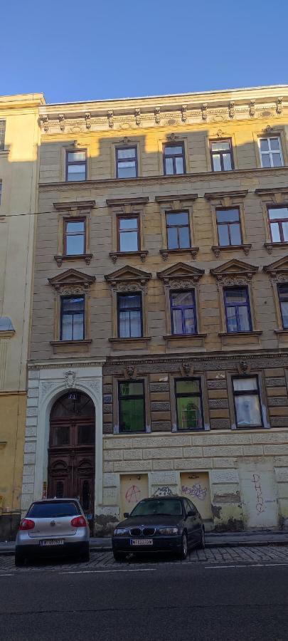 2-Room Appartment Near Westbahnhof Vienna Exterior photo